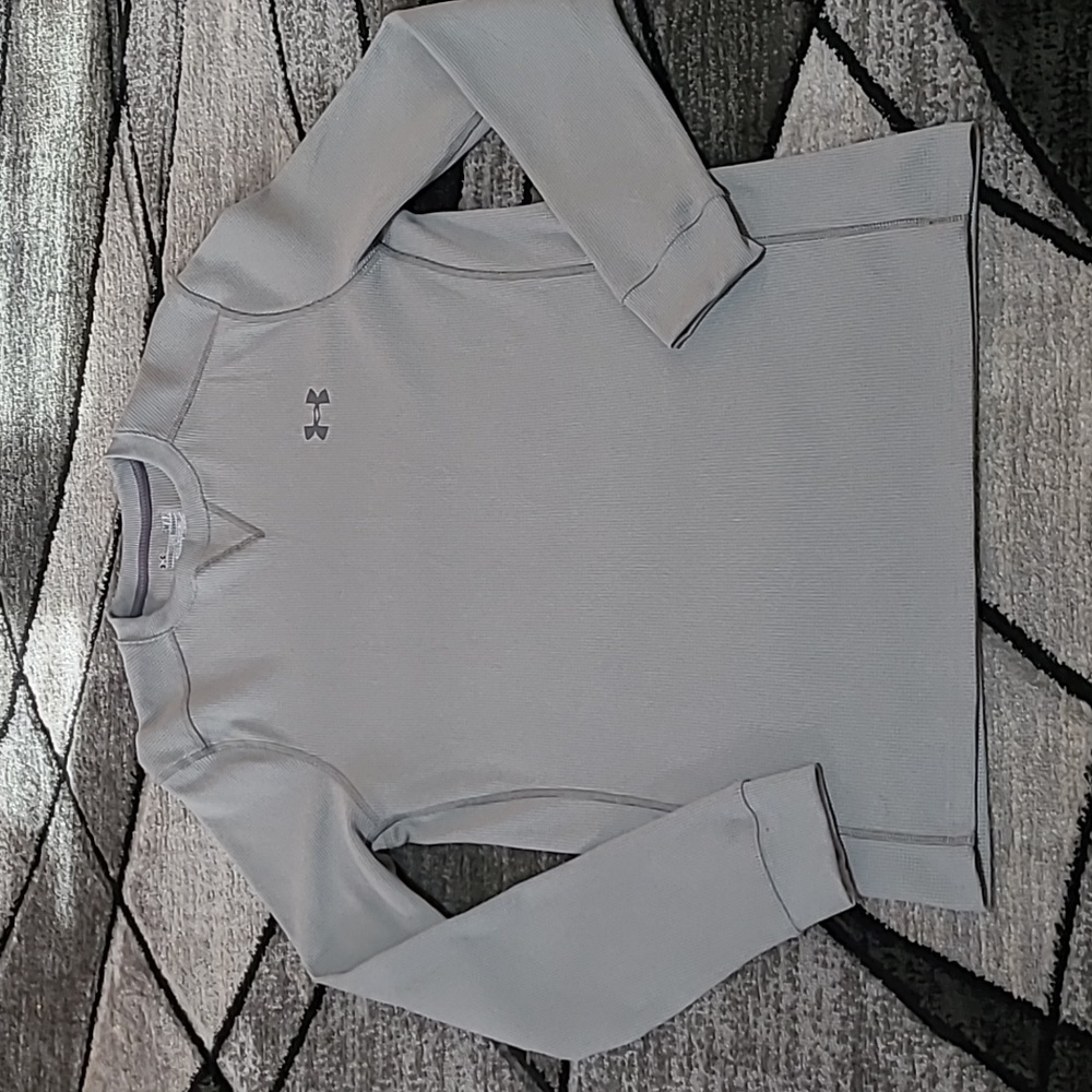 UNDER ARMOUR LOOSE COLDGEAR THERMAL LONG-SLEEVE GRAY SHIRT